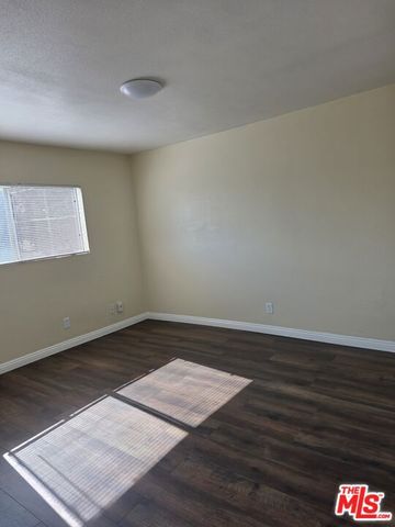 754 E 84th Place 4, Los Angeles, CA 90001