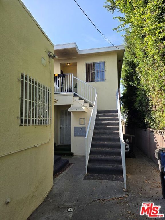 754 E 84th Place 4, Los Angeles, CA 90001