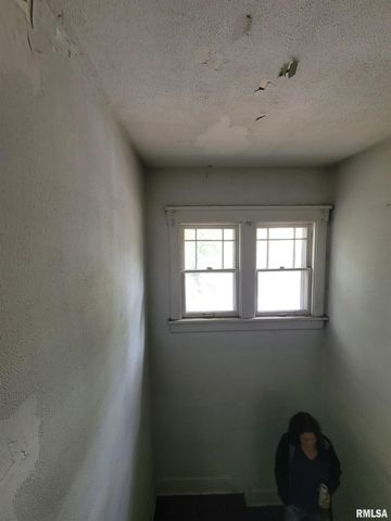 1220 N UNIVERSITY Street, Peoria, IL 61606