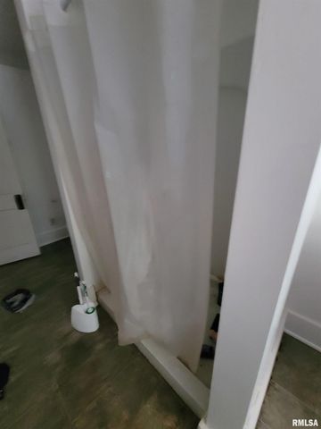 1220 N UNIVERSITY Street, Peoria, IL 61606