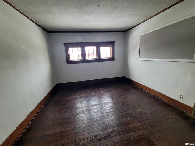 1220 N UNIVERSITY Street, Peoria, IL 61606