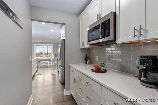 6327 Bentley Drive, Belmont, MI 49306
