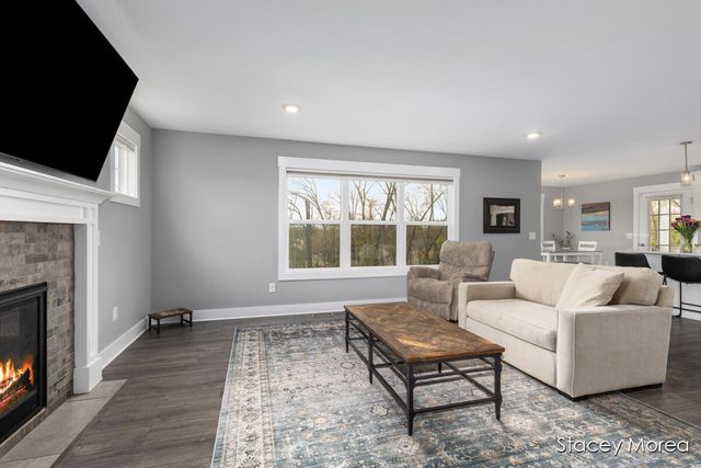 6327 Bentley Drive, Belmont, MI 49306