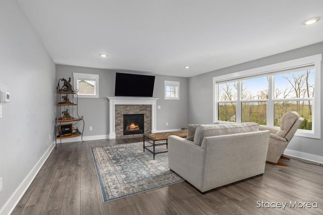 6327 Bentley Drive, Belmont, MI 49306