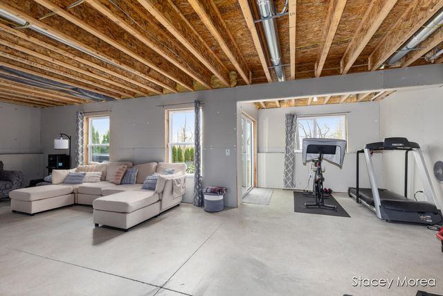 6327 Bentley Drive, Belmont, MI 49306
