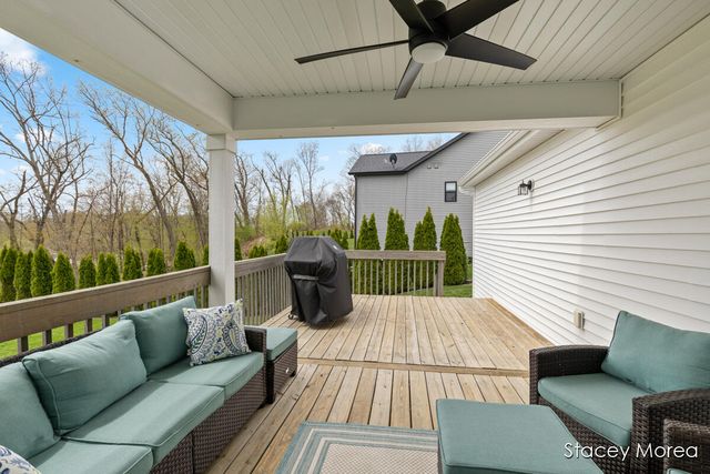 6327 Bentley Drive, Belmont, MI 49306