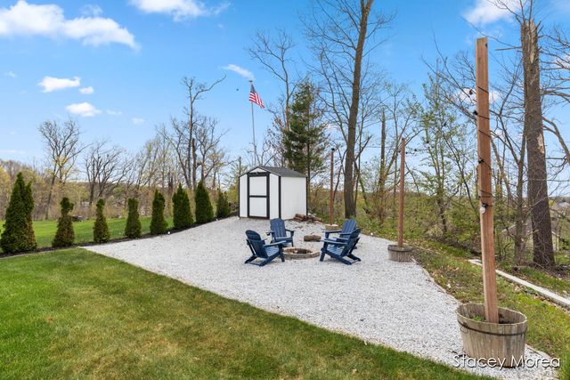 6327 Bentley Drive, Belmont, MI 49306