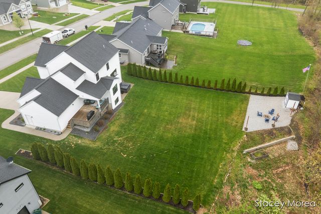 6327 Bentley Drive, Belmont, MI 49306