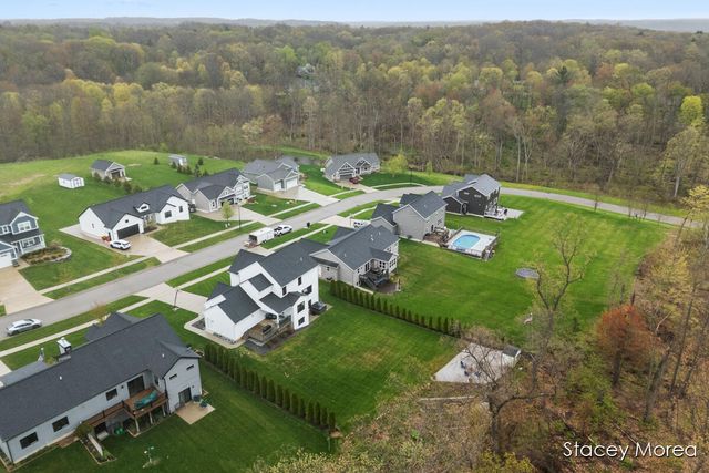 6327 Bentley Drive, Belmont, MI 49306