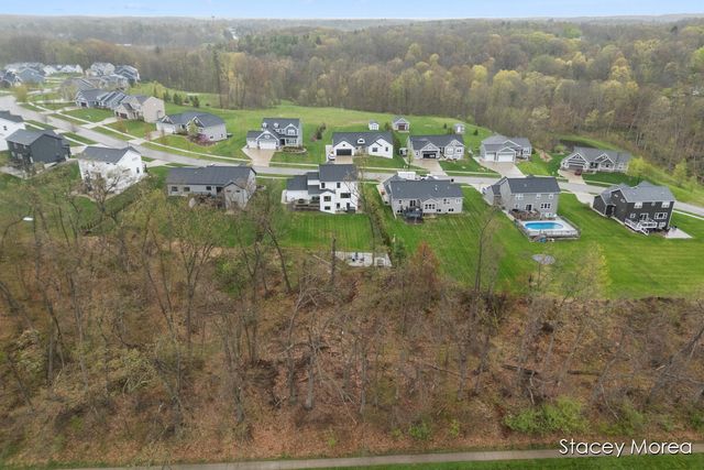 6327 Bentley Drive, Belmont, MI 49306