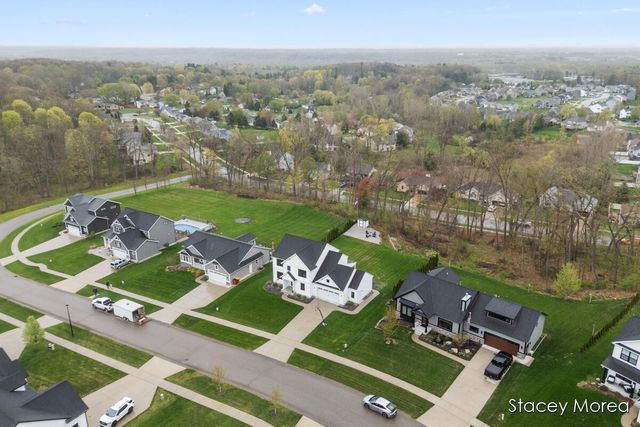 6327 Bentley Drive, Belmont, MI 49306