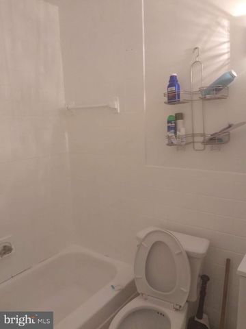 7758 LAKECREST DR, Greenbelt, MD 20770