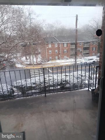 7758 LAKECREST DR, Greenbelt, MD 20770