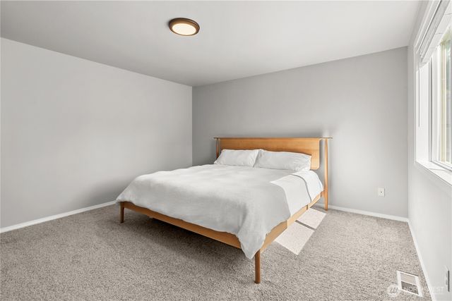 3702 48th Avenue NE, Tacoma, WA 98422