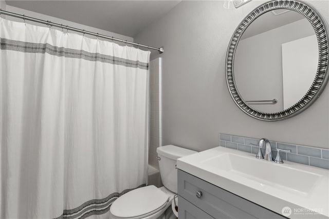 3702 48th Avenue NE, Tacoma, WA 98422