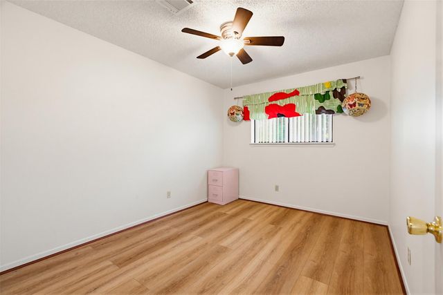 501 Meadow DR, Rockdale, TX 76567