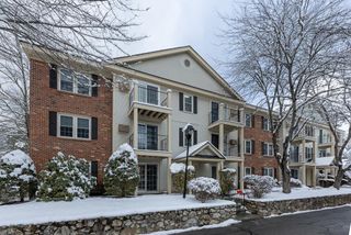 3 Northbrook Dr Unit 307, Manchester, NH 03102