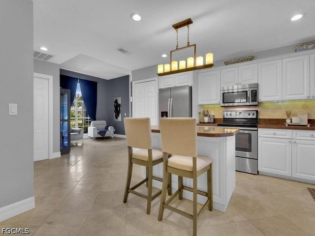 11481 Bent Pine DR, Fort Myers, FL 33913