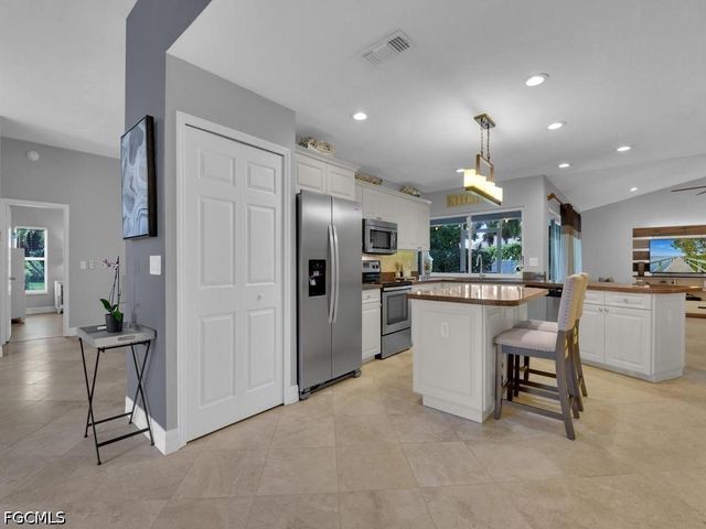11481 Bent Pine DR, Fort Myers, FL 33913