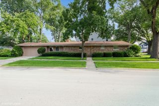 461 W Grantley Avenue, Elmhurst, IL 60126