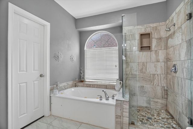 7724 Brook Meadow Lane, Fort Worth, TX 76133