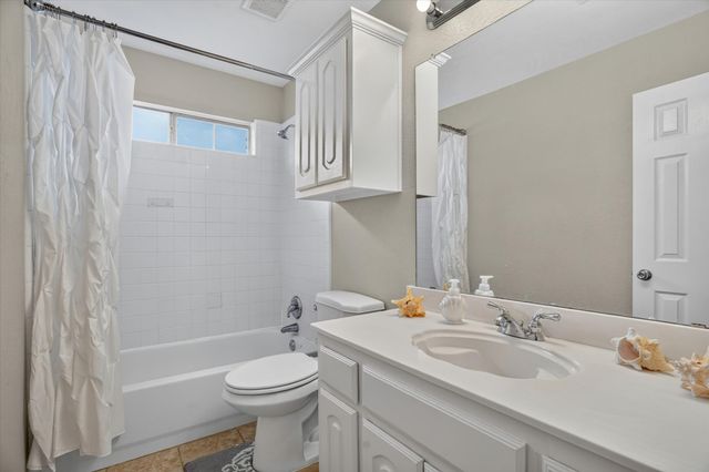 7724 Brook Meadow Lane, Fort Worth, TX 76133