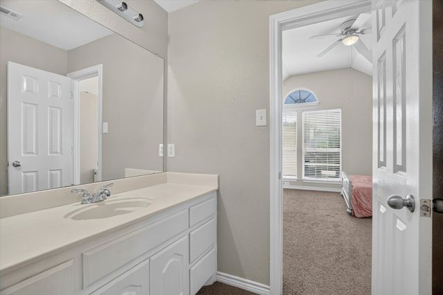 7724 Brook Meadow Lane, Fort Worth, TX 76133