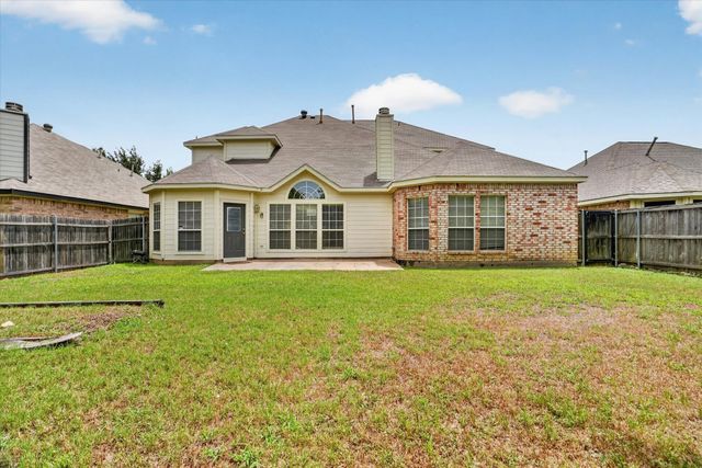 7724 Brook Meadow Lane, Fort Worth, TX 76133