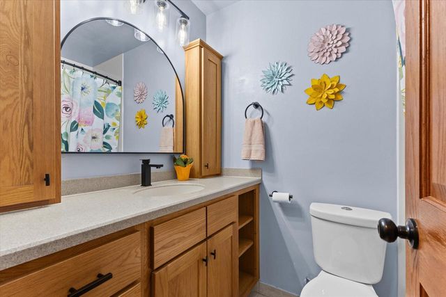 2365 S Green Links DRIVE, West Allis, WI 53227