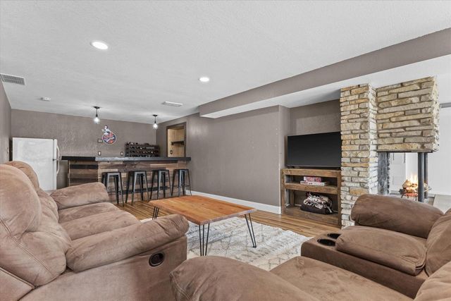 2365 S Green Links DRIVE, West Allis, WI 53227