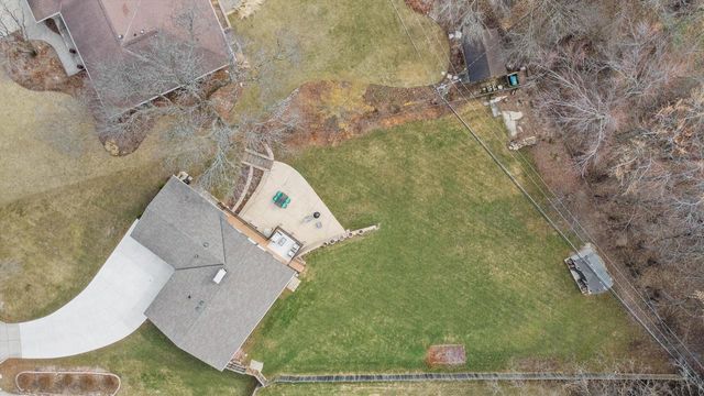 2365 S Green Links DRIVE, West Allis, WI 53227