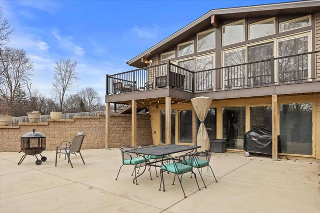 2365 S Green Links DRIVE, West Allis, WI 53227