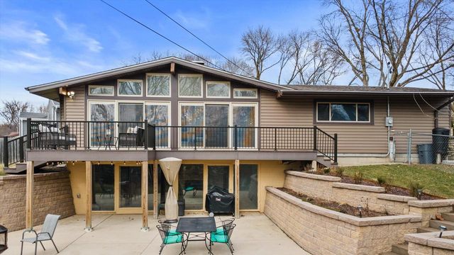 2365 S Green Links DRIVE, West Allis, WI 53227