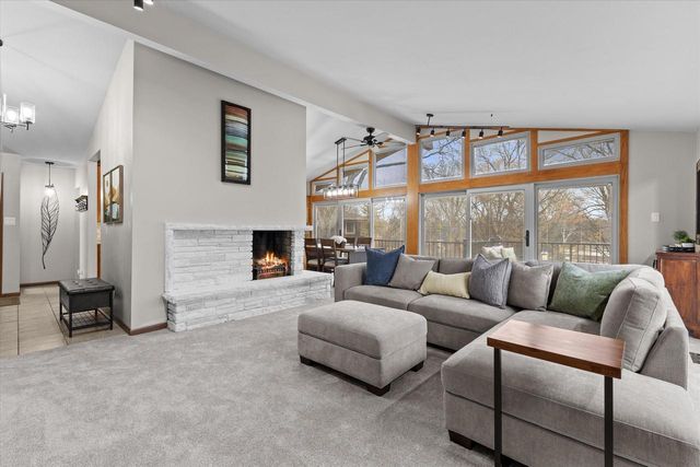 2365 S Green Links DRIVE, West Allis, WI 53227