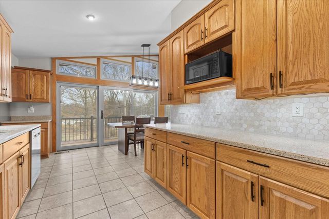 2365 S Green Links DRIVE, West Allis, WI 53227