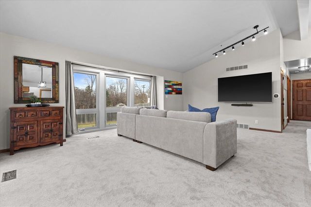 2365 S Green Links DRIVE, West Allis, WI 53227