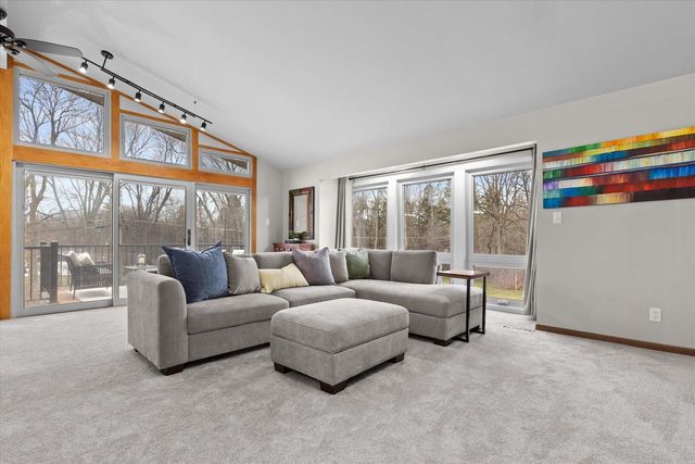 2365 S Green Links DRIVE, West Allis, WI 53227