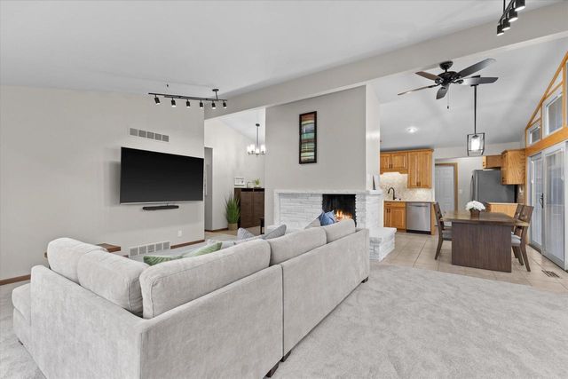 2365 S Green Links DRIVE, West Allis, WI 53227