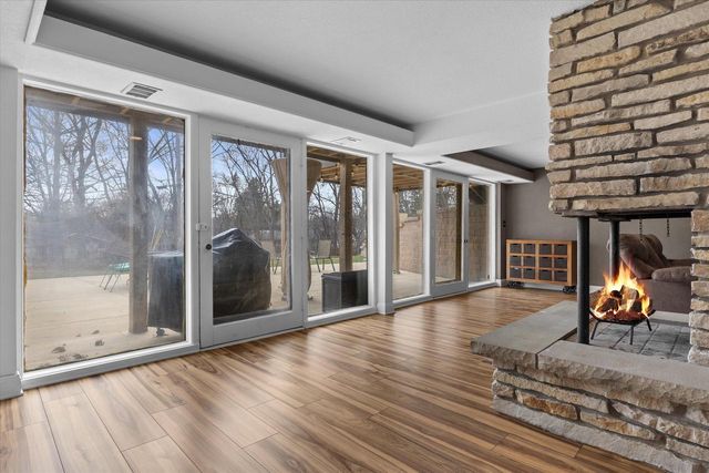 2365 S Green Links DRIVE, West Allis, WI 53227