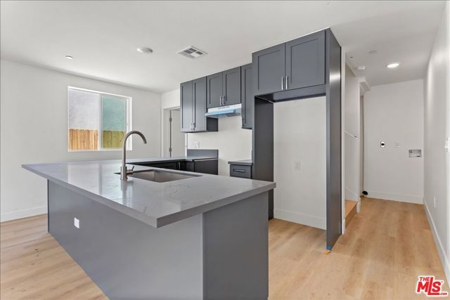 791 E 41st Street, Los Angeles, CA 90011
