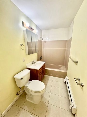 100 Grandview Ave 4A, Quincy, MA 02170