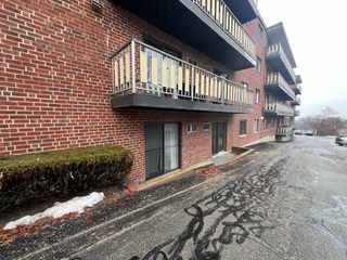 100 Grandview Ave 4A, Quincy, MA 02170