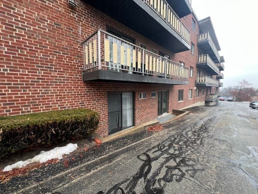 100 Grandview Ave 4A, Quincy, MA 02170