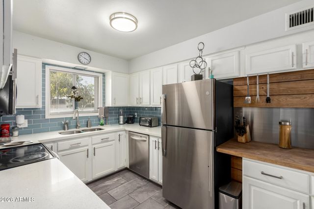 5422 E DES MOINES Street, Mesa, AZ 85205