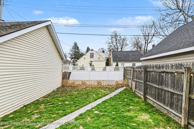 1629 N Genesee Drive, Lansing, MI 48915