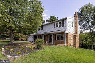 8719 BARNETT ST, Manassas, VA 20110