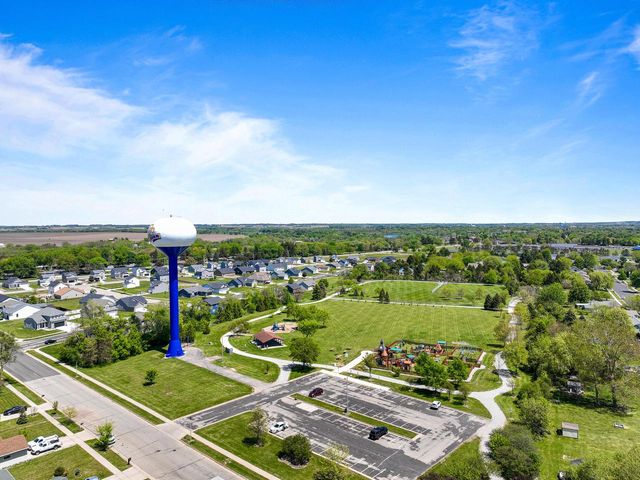 210 Linden LANE, Delavan, WI 53115
