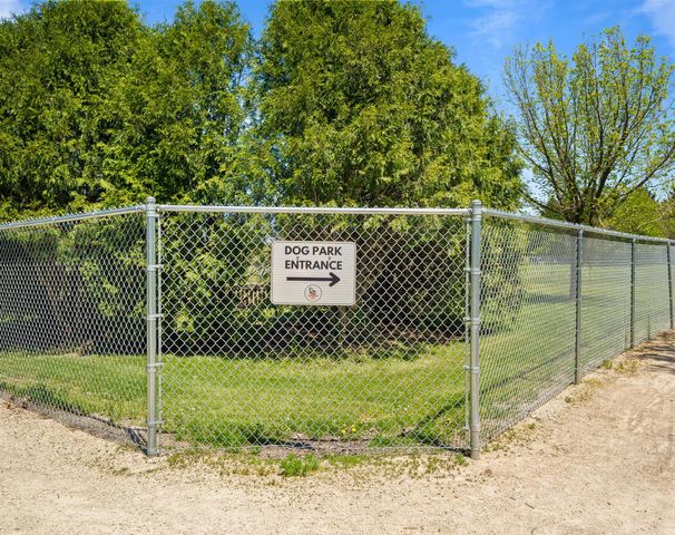 210 Linden LANE, Delavan, WI 53115