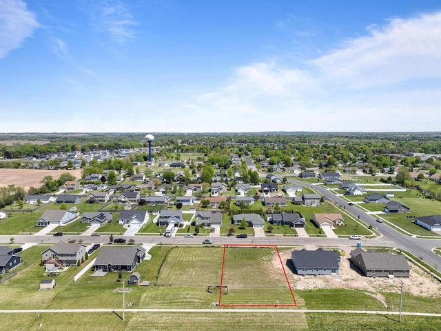 210 Linden LANE, Delavan, WI 53115