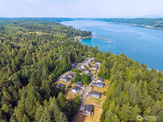 80 E Ellinor Peak Place, Belfair, WA 98528
